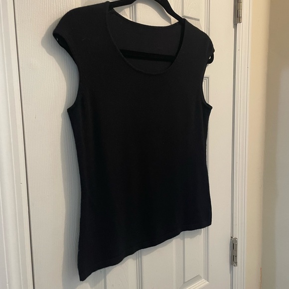 Classic Black Women's Top - Picture 5 of 5